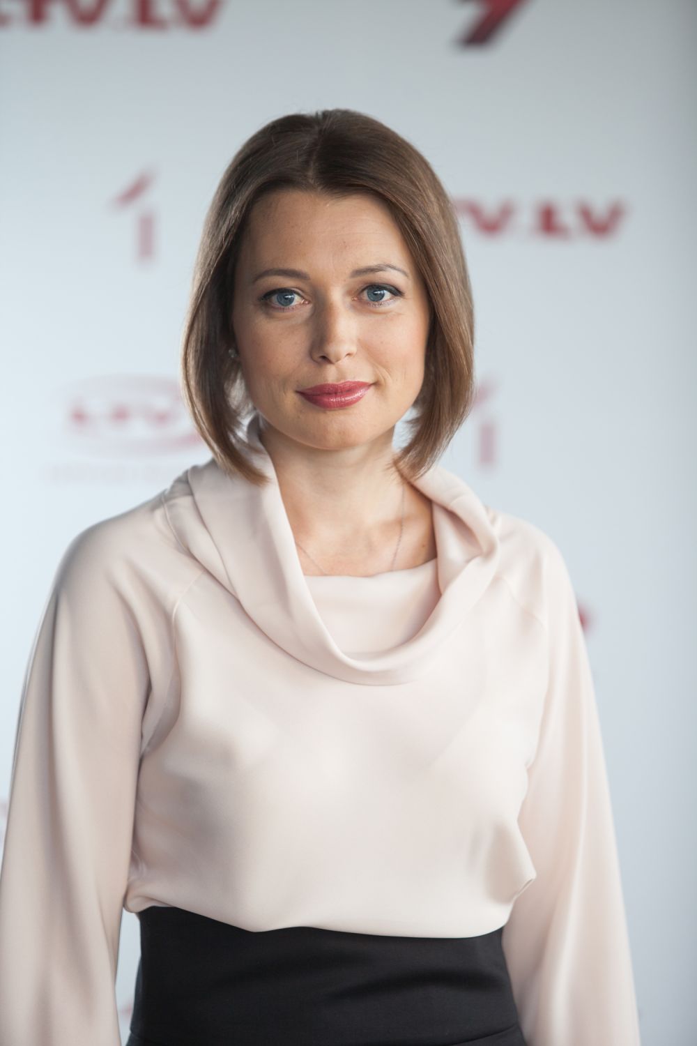 1:1 | Seriāli | TV programma | TV.LV